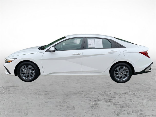 Certified 2024 Hyundai Elantra SEL FWD image 6
