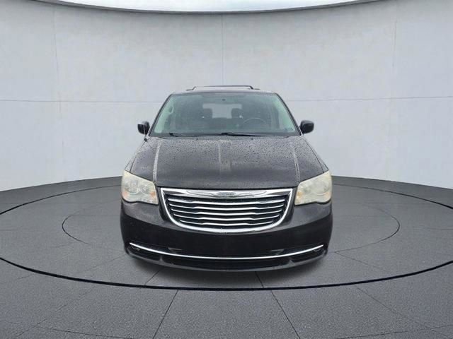 Used 2011 Chrysler Town & Country Touring FWD image 8