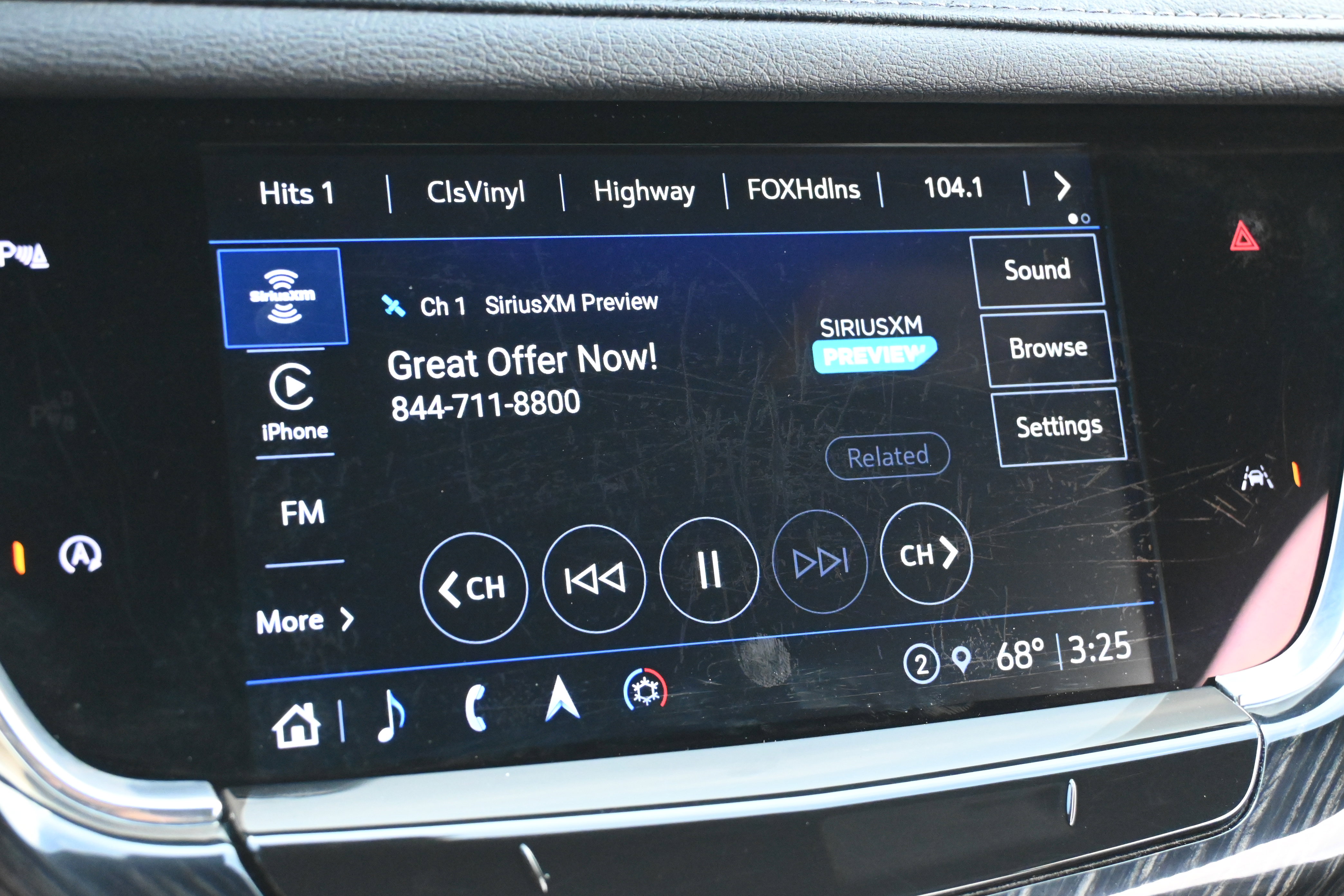 Used 2025 Cadillac XT6 Premium Luxury image 32