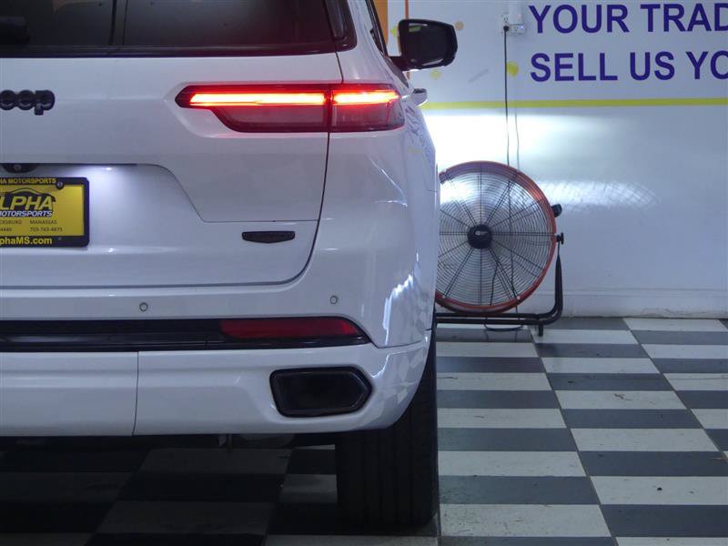 Used 2023 Jeep Grand Cherokee L Summit AWD/4WD image 41
