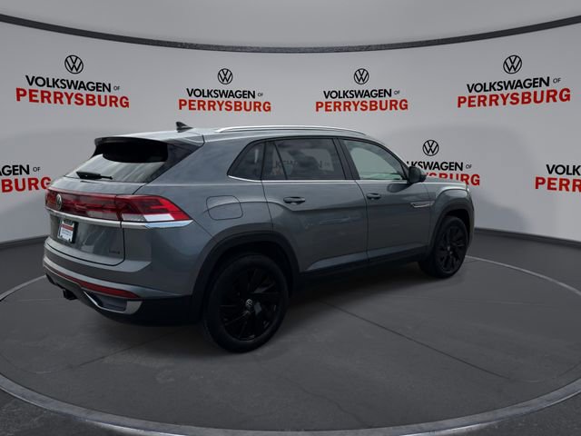 Certified 2024 Volkswagen Atlas Cross Sport SE w/ Black Wheel Package image 8