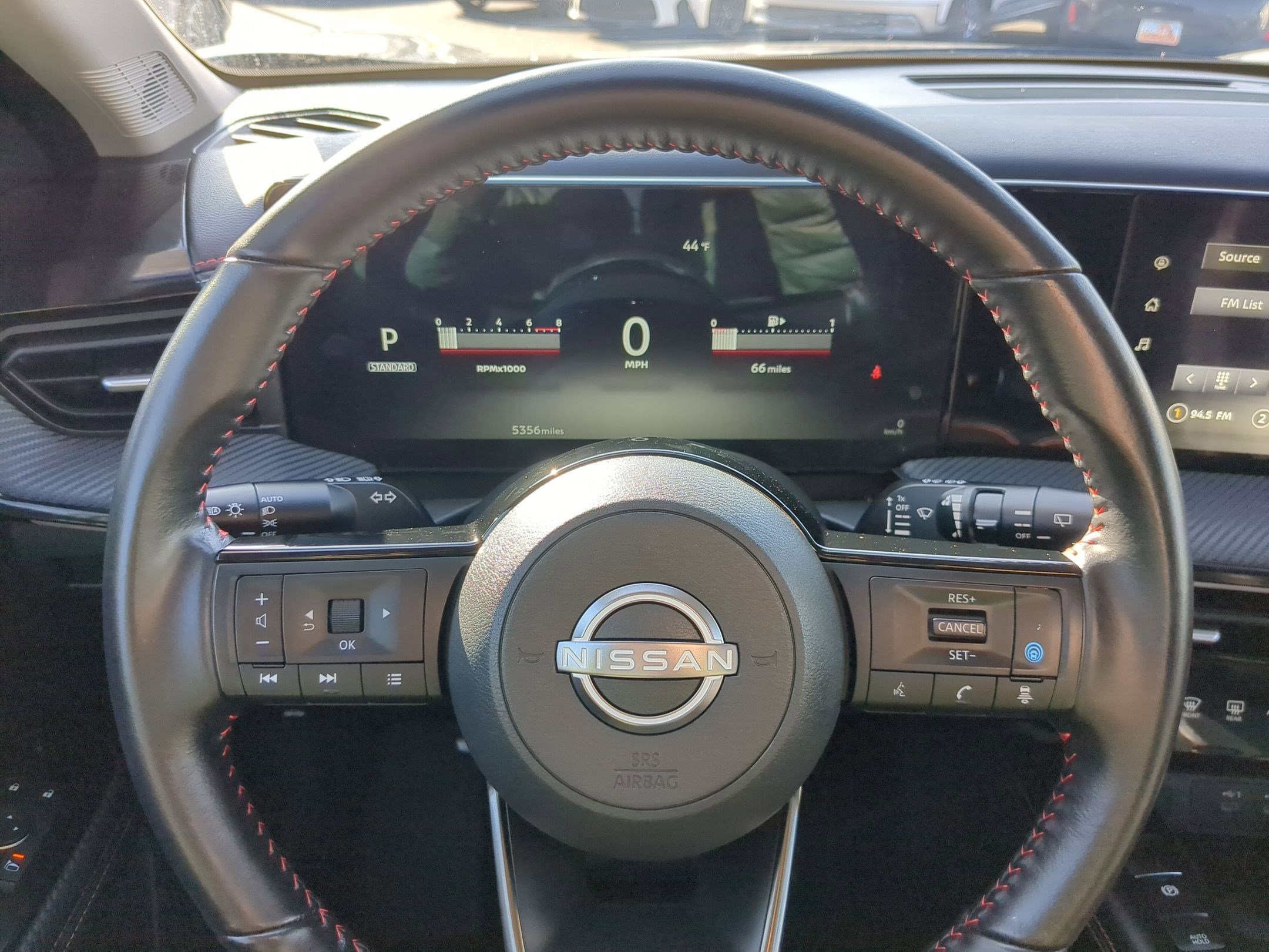 Used 2025 Nissan Kicks SR image 18