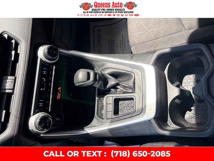 Used 2019 Toyota RAV4 XLE FWD image 17