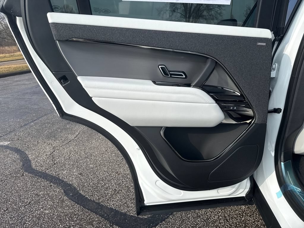 New 2026 Land Rover Range Rover Sport SE AWD/4WD image 10