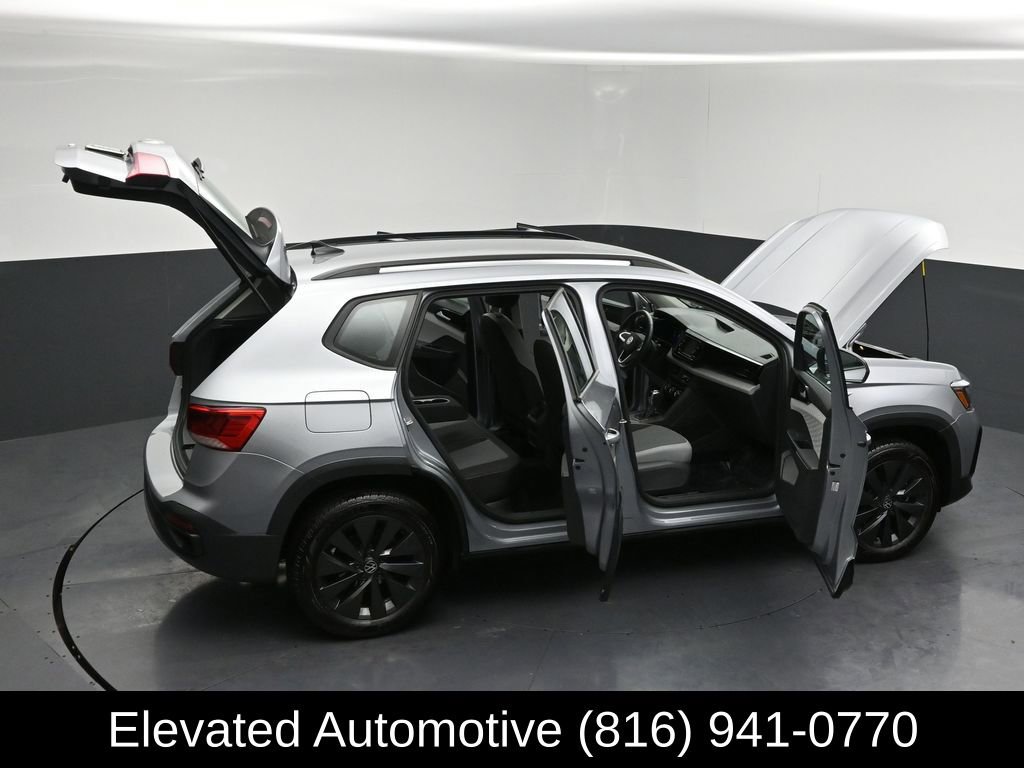 Used 2024 Volkswagen Taos S w/ MDO Package image 30
