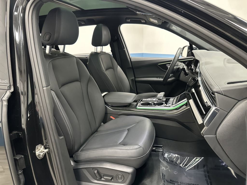 Used 2025 Audi Q7 3.0T Premium Plus image 33