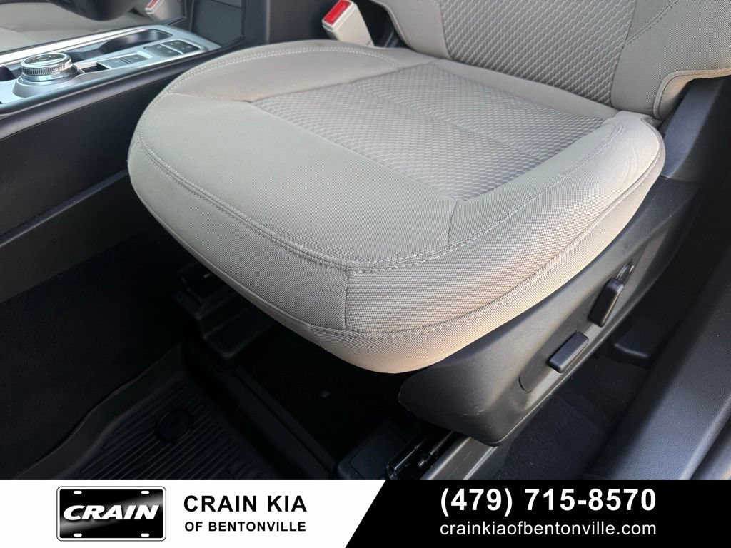 Used 2023 Ford Explorer XLT RWD image 24