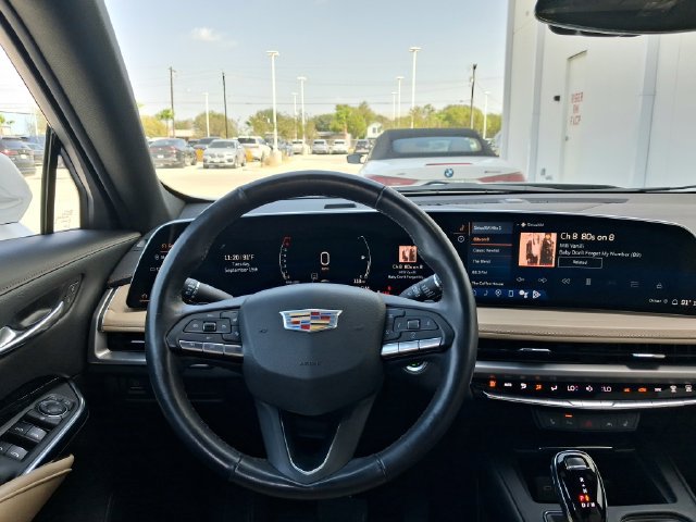 Used 2024 Cadillac XT4 Luxury w/ Cold Weather Package FWD image 14