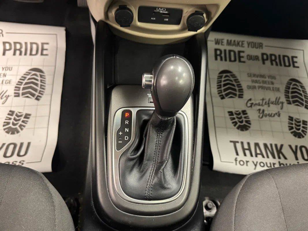 Used 2012 Kia Soul ! FWD image 10