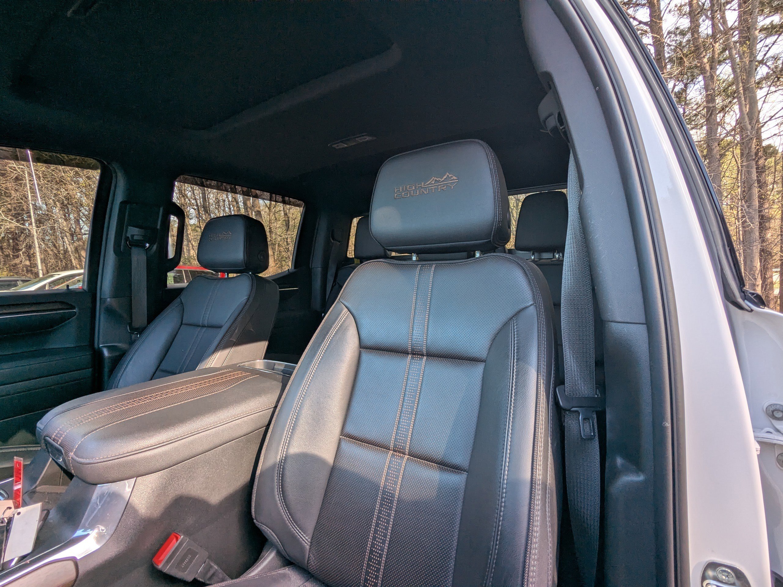 Used 2024 Chevrolet Silverado 1500 High Country w/ Technology Package image 3