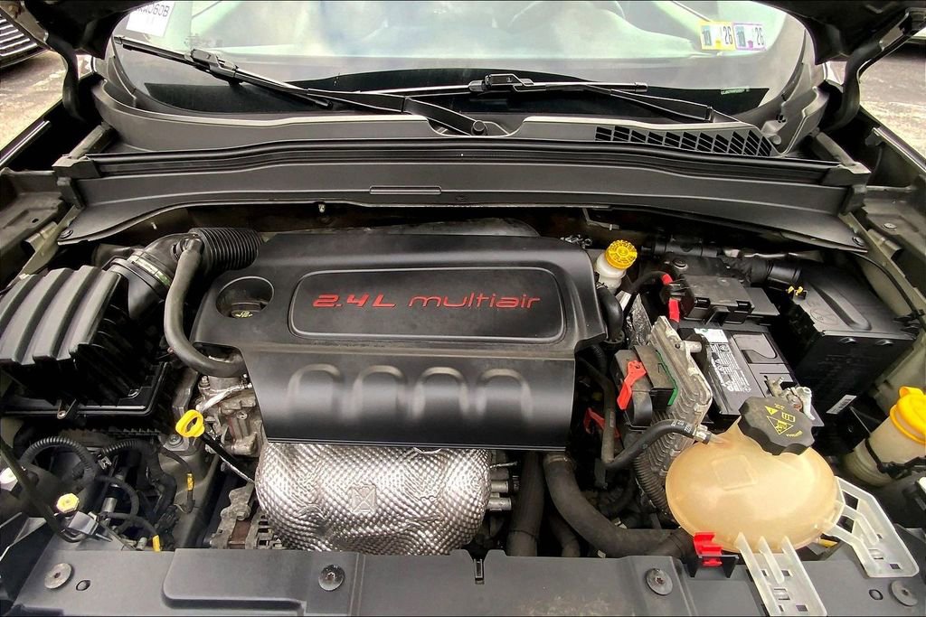 Used 2016 Jeep Renegade Limited image 29