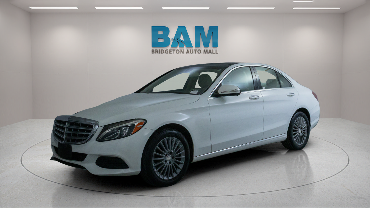 Used 2015 Mercedes-Benz C 300 4MATIC Sedan image 3