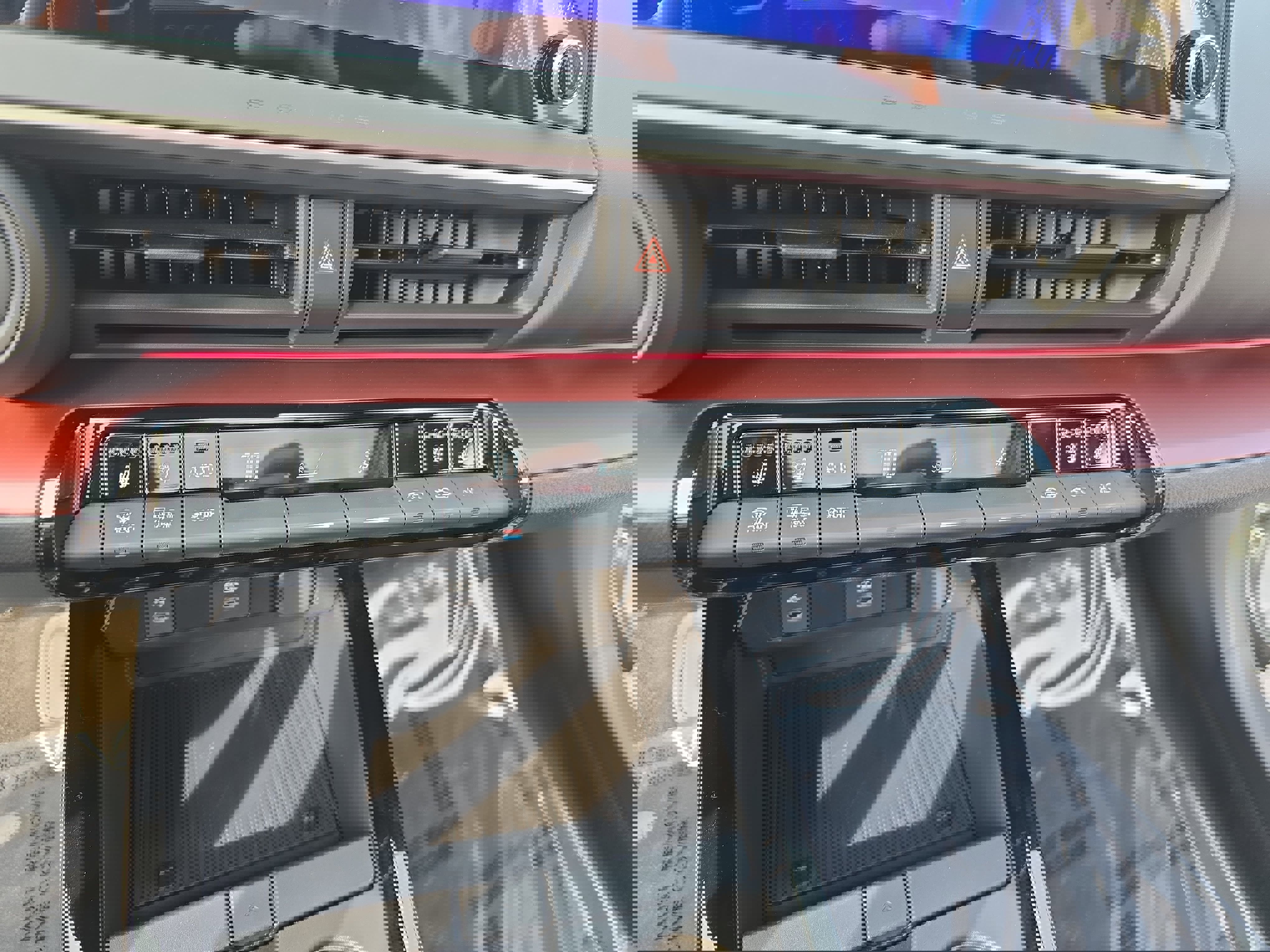 Used 2025 Toyota Prius Plug-In Hybrid image 25