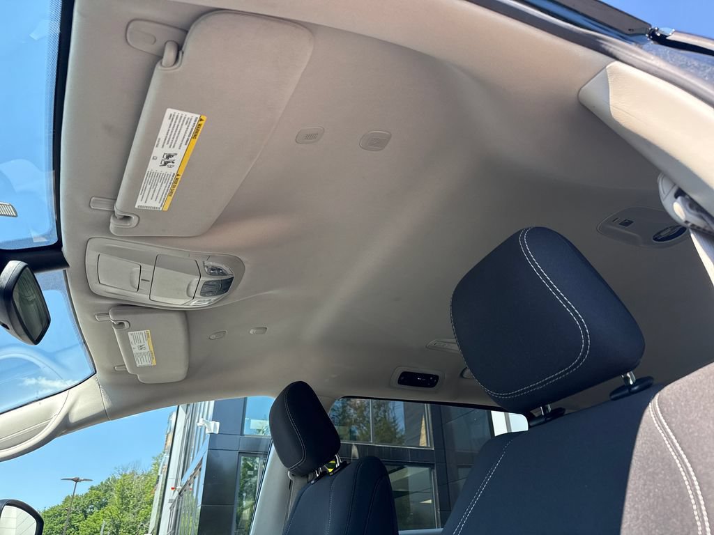 Used 2023 Chrysler Voyager LX FWD image 19