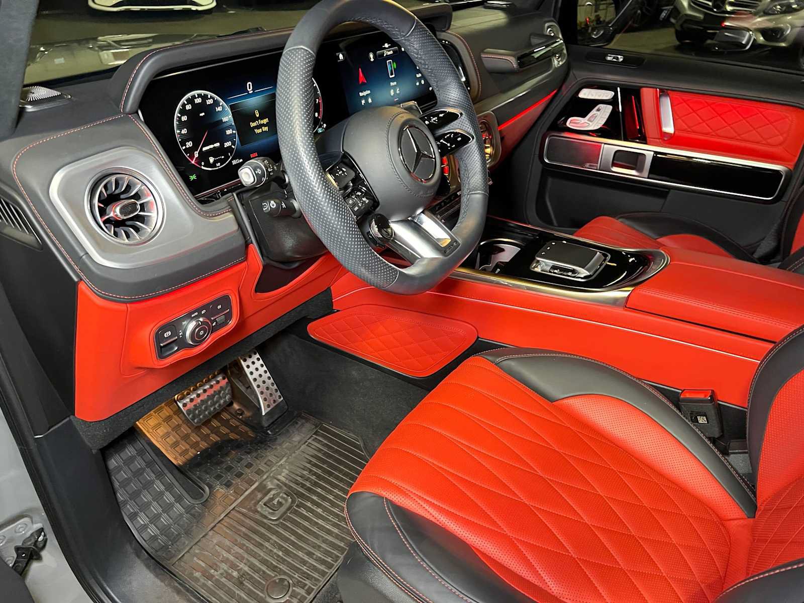 Used 2025 Mercedes-Benz G 63 AMG 4MATIC image 29
