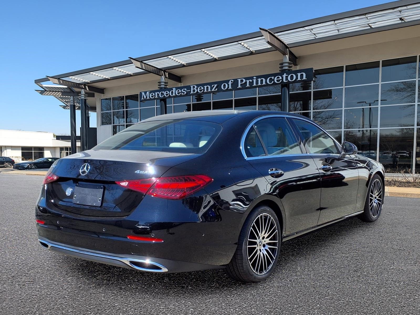 Certified 2022 Mercedes-Benz C 300 4MATIC Sedan image 3