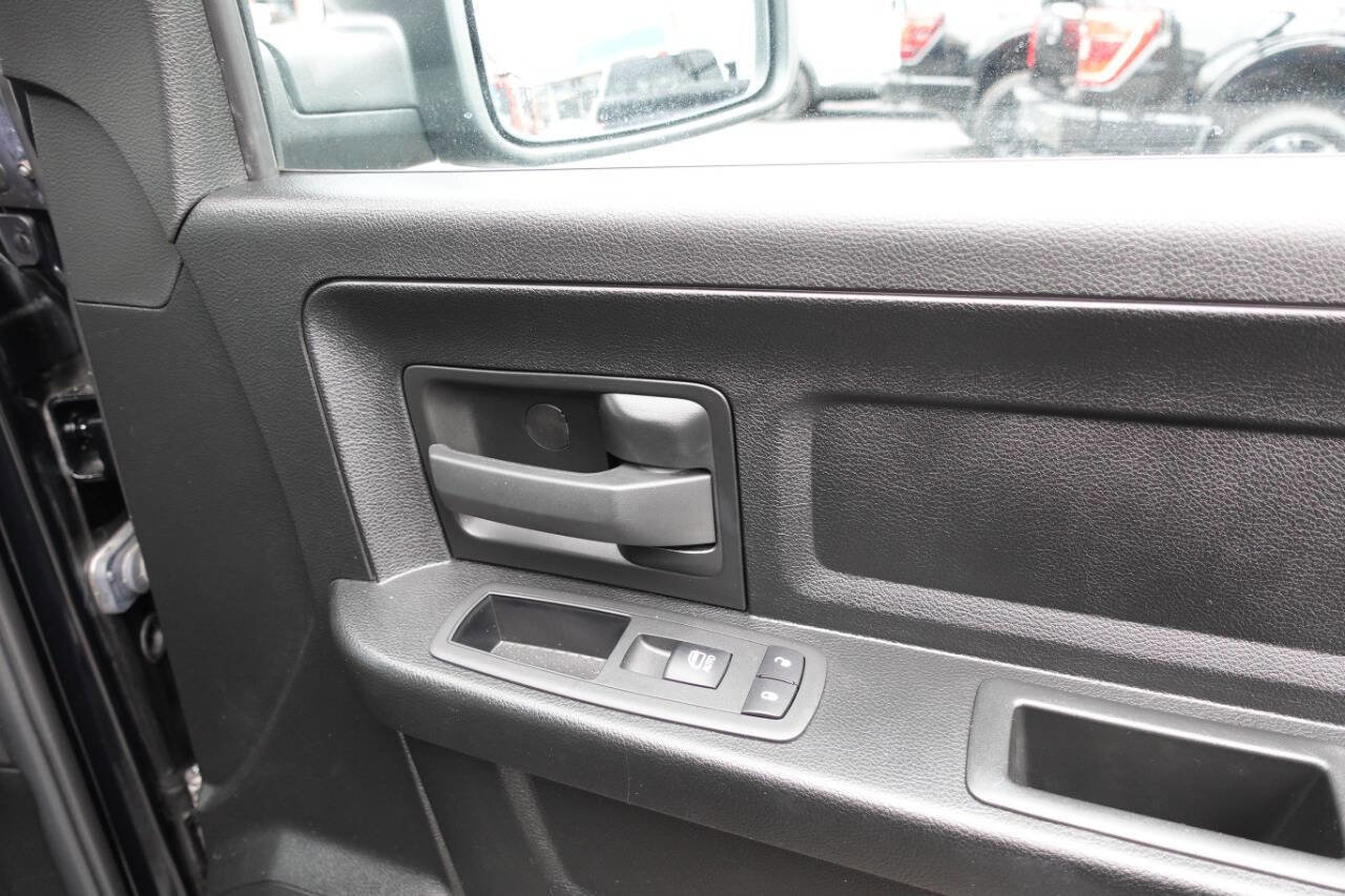 Used 2023 RAM 1500 Express w/ Wheel & Sound Group AWD/4WD image 34