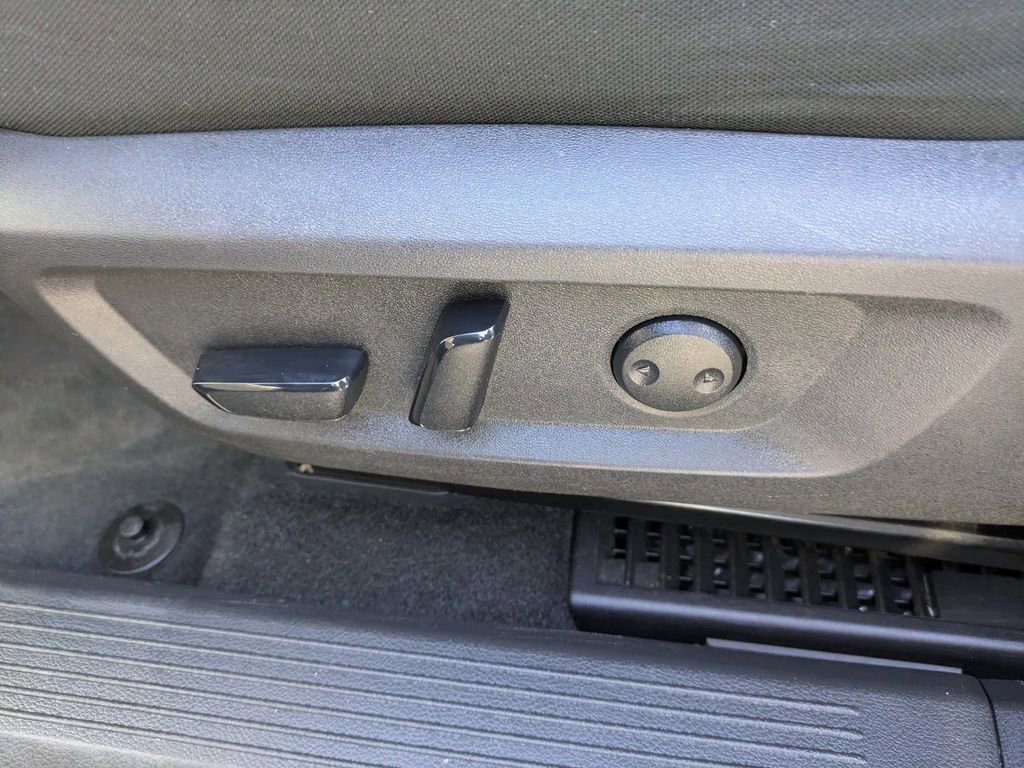 Used 2024 Nissan Rogue SV image 19