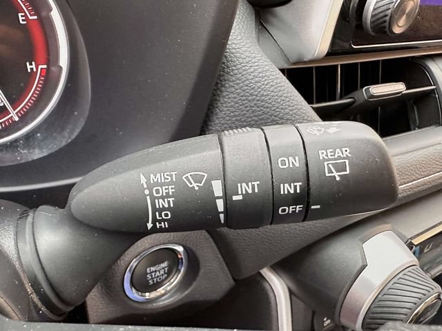 Used 2025 Toyota RAV4 XLE AWD/4WD image 38