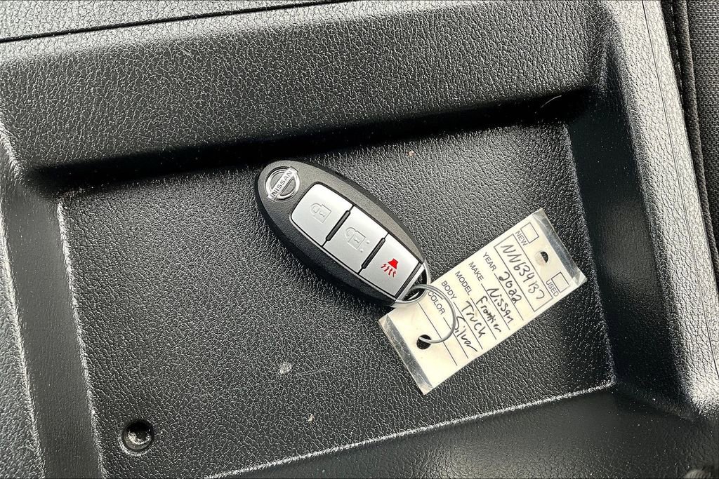 Used 2022 Nissan Frontier SV image 7