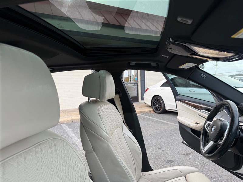 Used 2018 BMW M550i xDrive M550i AWD w/EXECUTIVE & DRIVE image 16