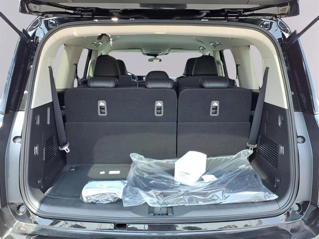 New 2026 Nissan Armada SV image 10