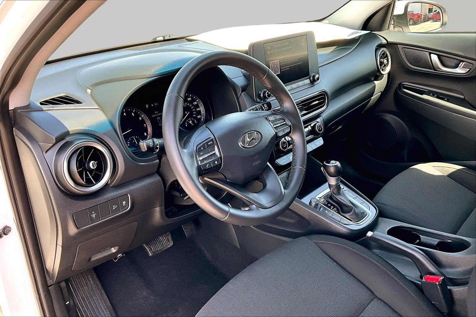 Used 2022 Hyundai Kona SEL w/ Convenience Package FWD image 12
