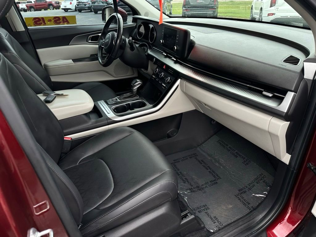 Used 2022 Kia Carnival LX FWD image 18