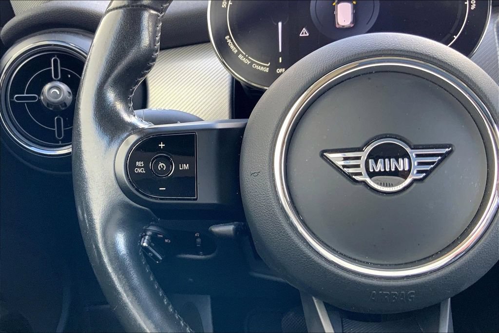 Used 2024 MINI Cooper SE FWD image 18