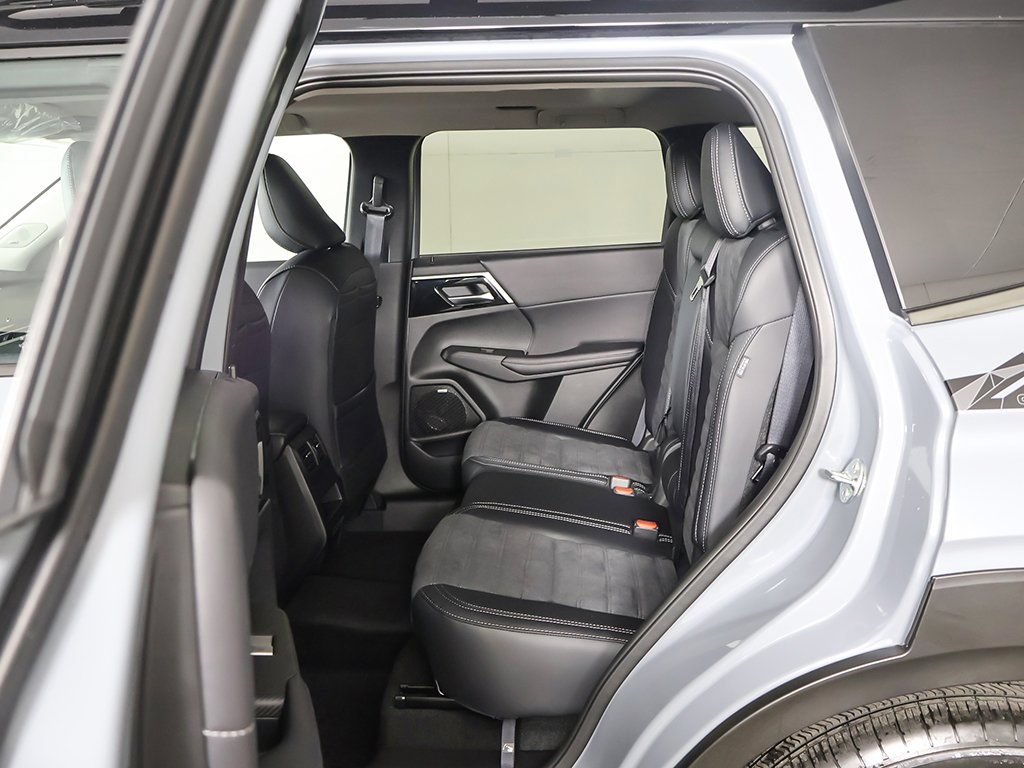 New 2026 Mitsubishi Outlander AWD image 33