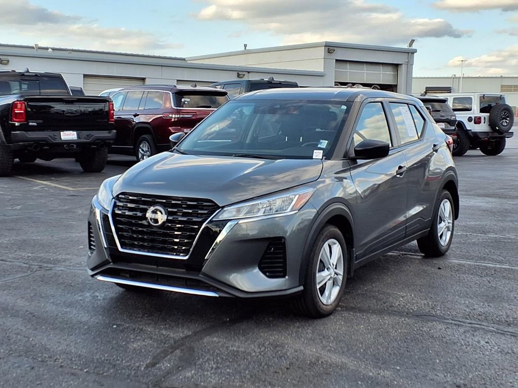 Used 2025 Nissan Kicks Play S FWD image 2
