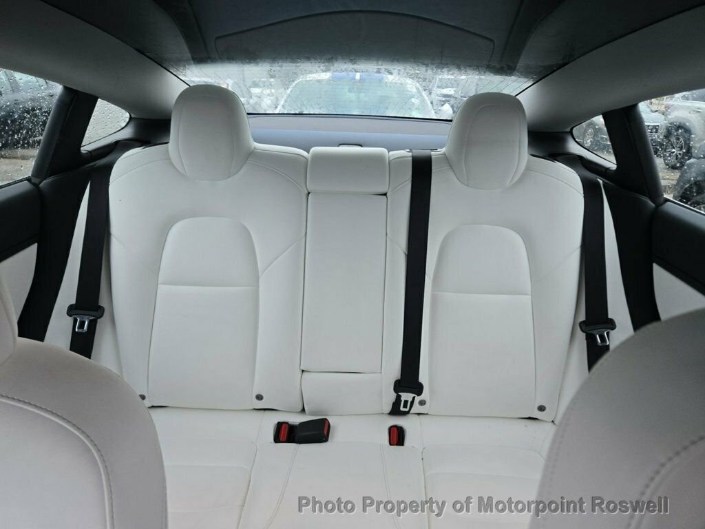 Used 2019 Tesla Model 3 Standard Range Plus image 4