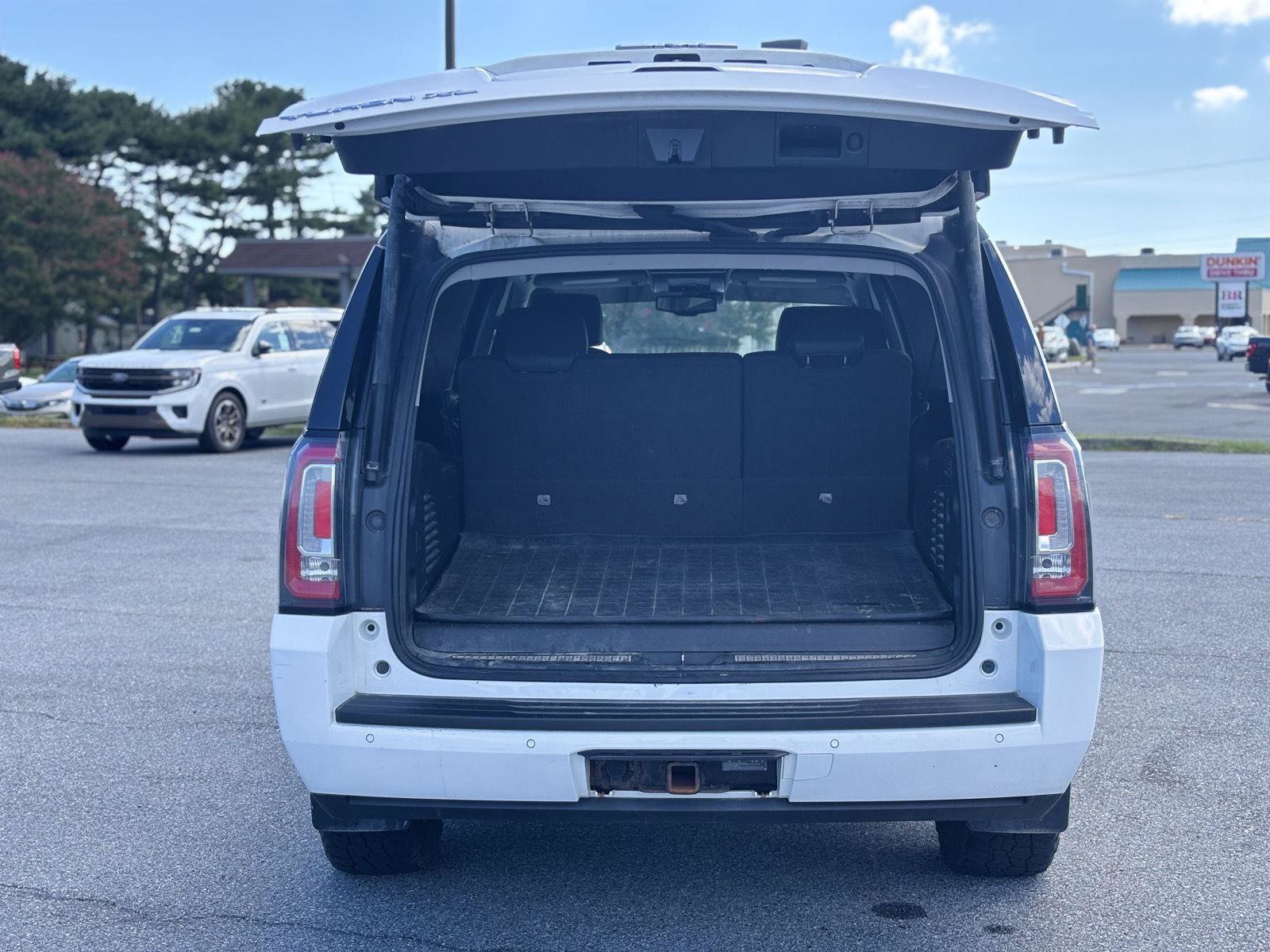 Used 2019 GMC Yukon XL SLT w/ Open Road Package AWD/4WD image 11