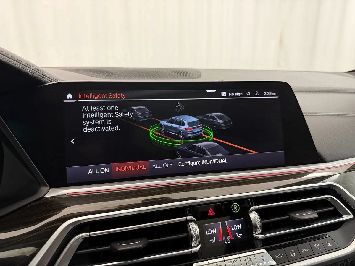 Used 2020 BMW X5 M50i AWD/4WD image 19