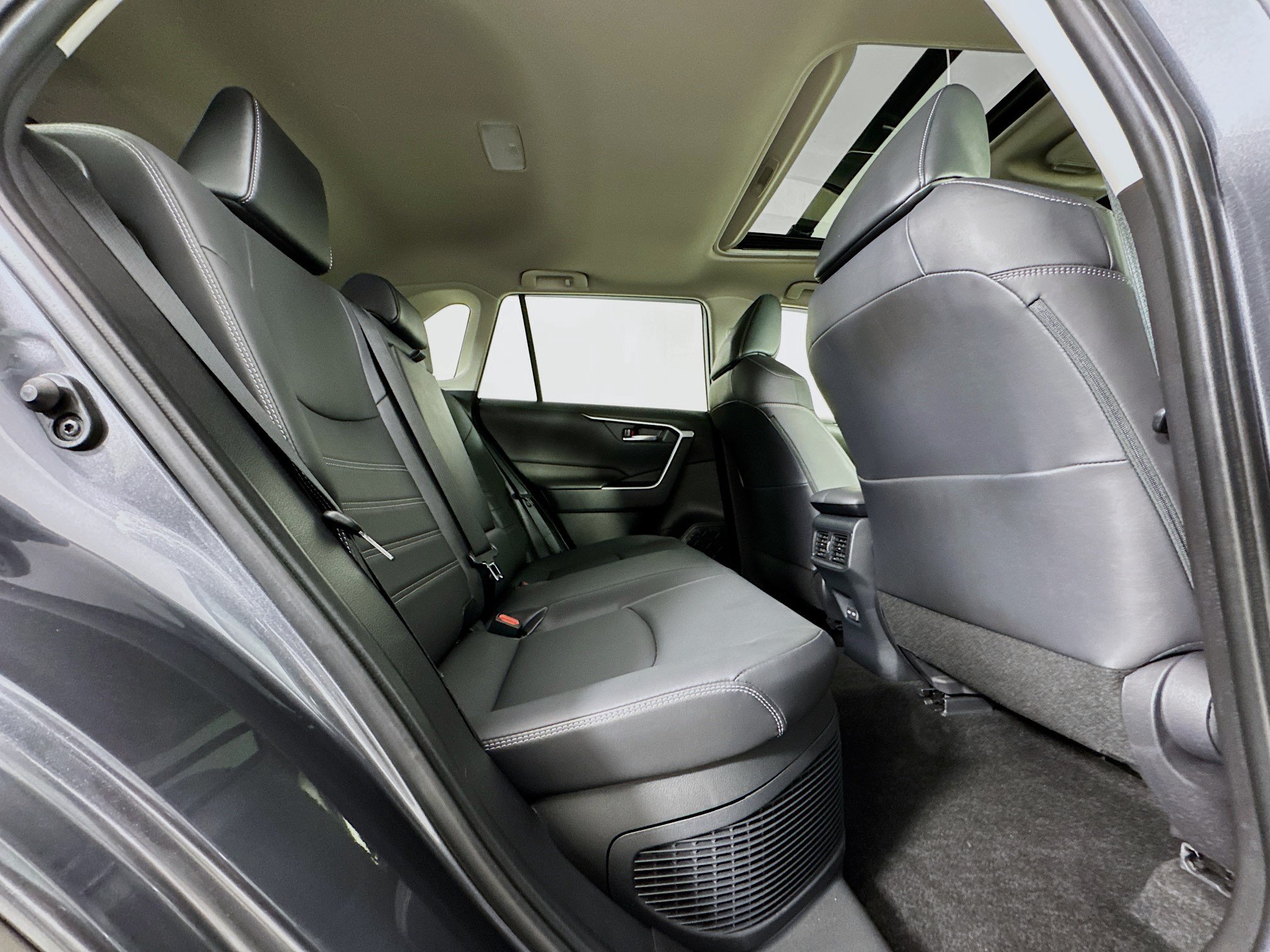 Certified 2023 Toyota RAV4 XLE Premium AWD/4WD image 28