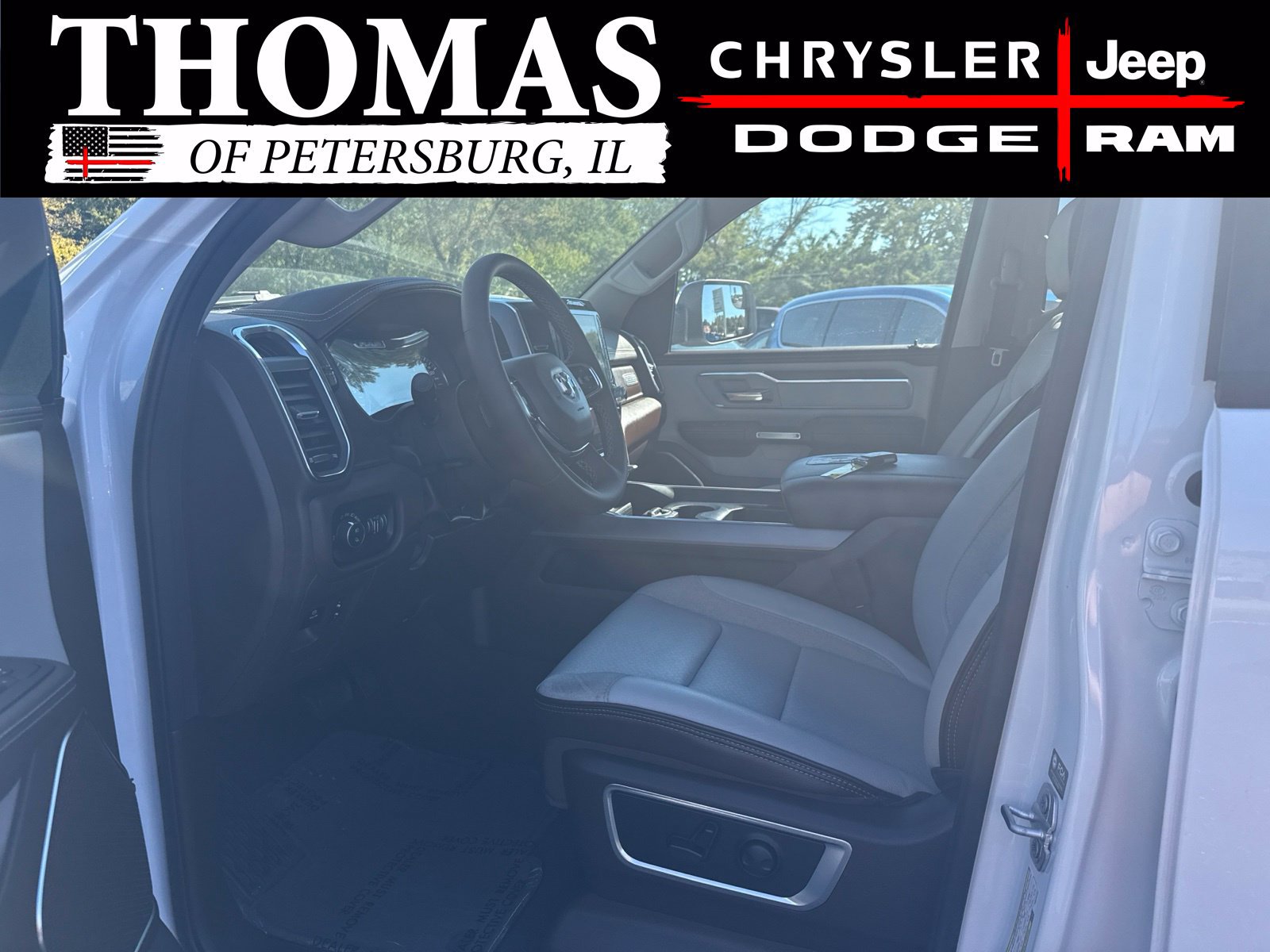 Used 2025 RAM 1500 Laramie AWD/4WD image 10