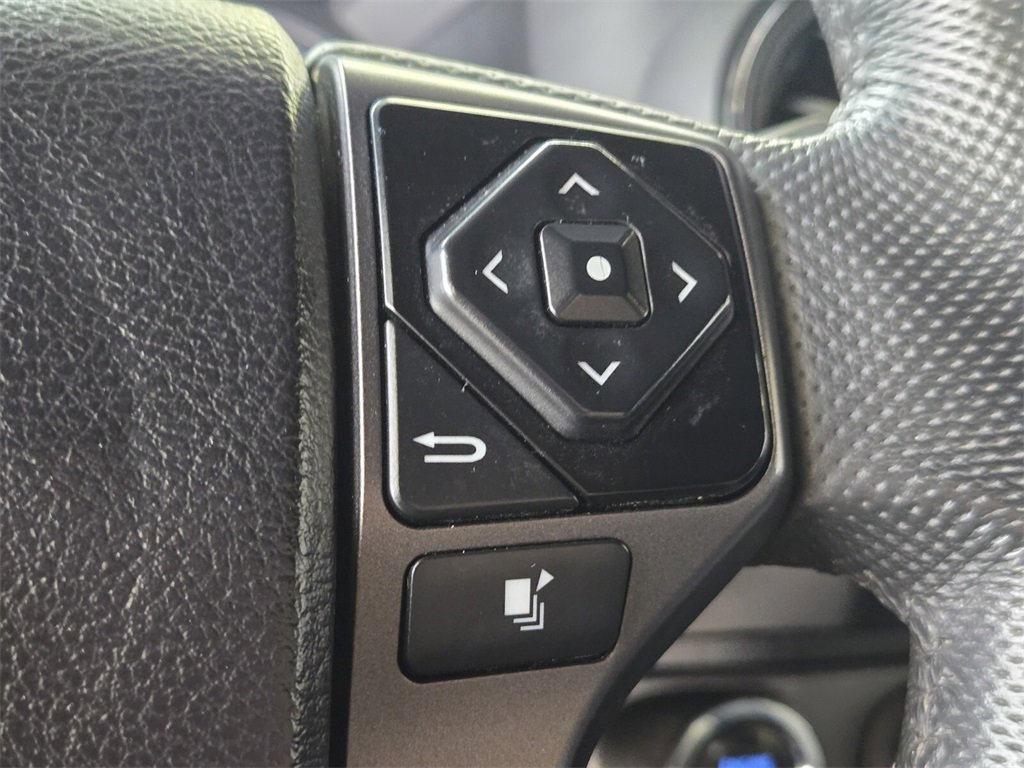 Used 2022 Toyota Tacoma TRD Sport w/ Technology Package image 32