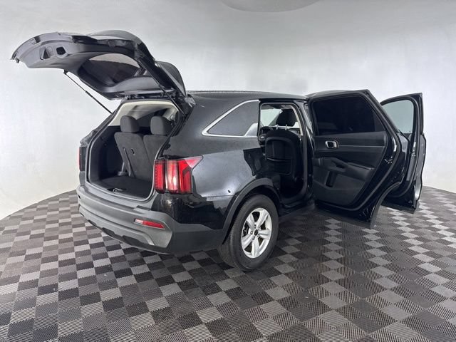 Used 2021 Kia Sorento LX FWD image 16