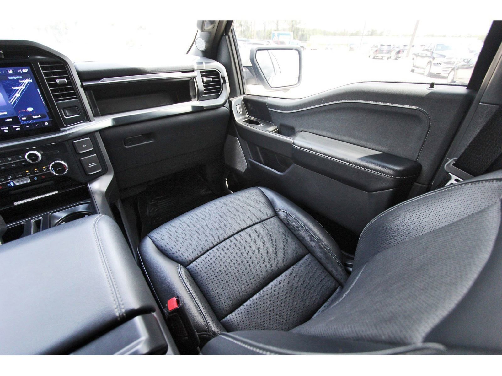 Used 2024 Ford F150 Lariat w/ Bed Utility Package AWD/4WD image 12