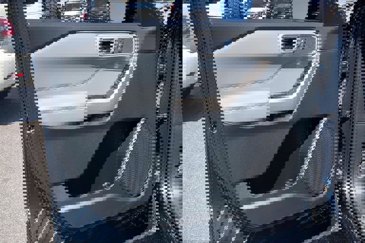 Certified 2023 Ford Explorer XLT w/ Equipment Group 202A image 21