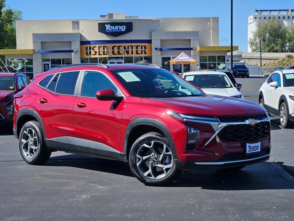 Used 2025 Chevrolet Trax LT