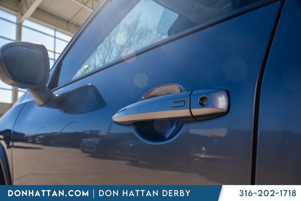 Used 2023 Nissan Rogue SV image 29