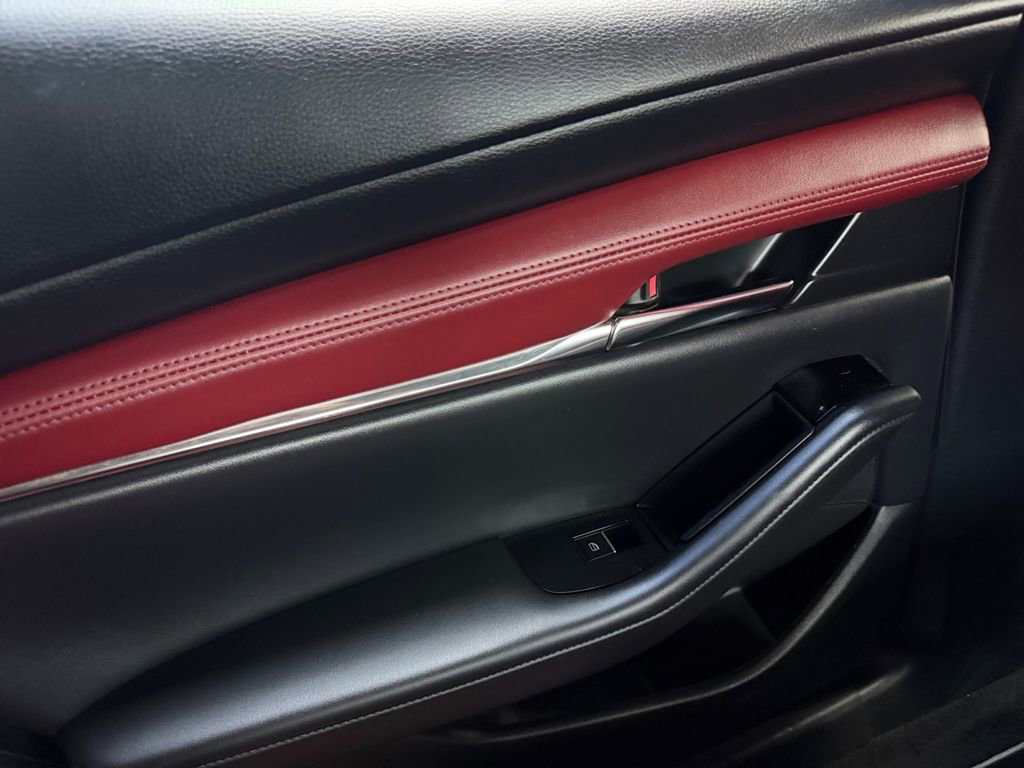 Used 2022 MAZDA MAZDA3 s image 33