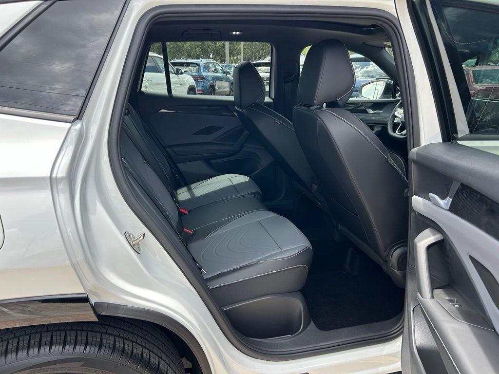 New 2026 Volkswagen Tiguan SE R-Line FWD image 38