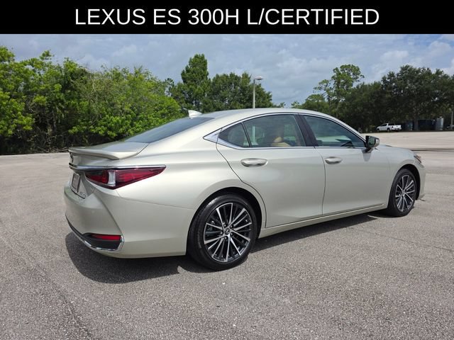 Used 2025 Lexus ES 300h w/ Premium Package FWD image 3