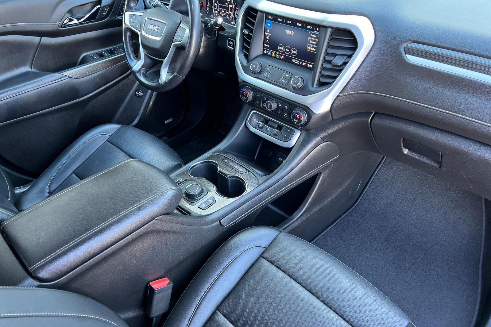 Used 2021 GMC Acadia SLT w/ Technology Package AWD/4WD image 19