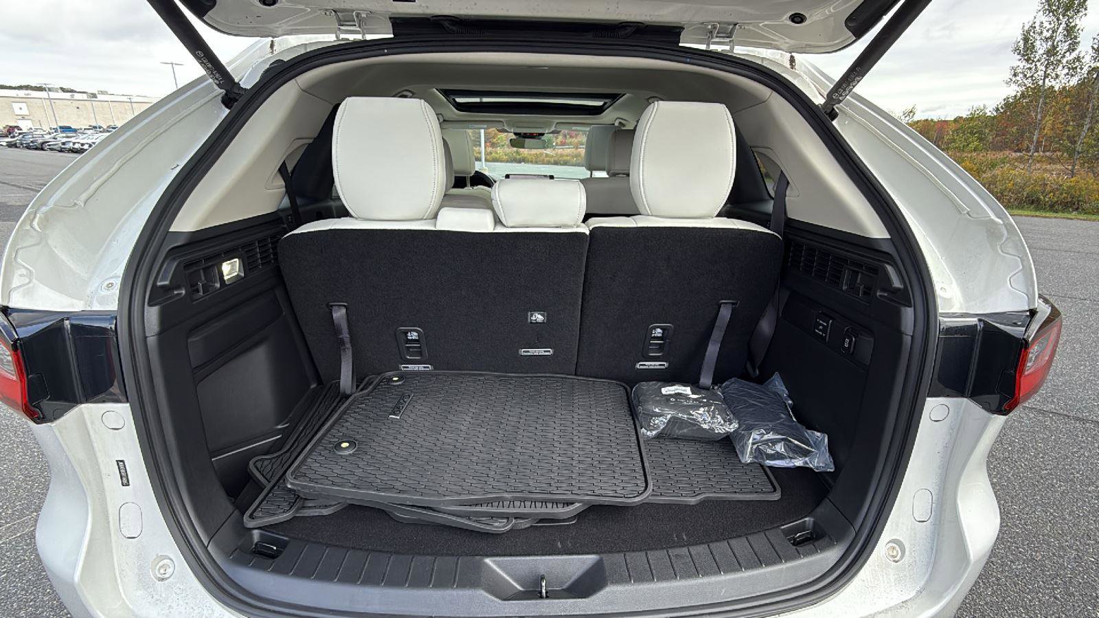 Certified 2024 MAZDA CX-90 3.3 Turbo w/ Premium Plus Pkg image 23