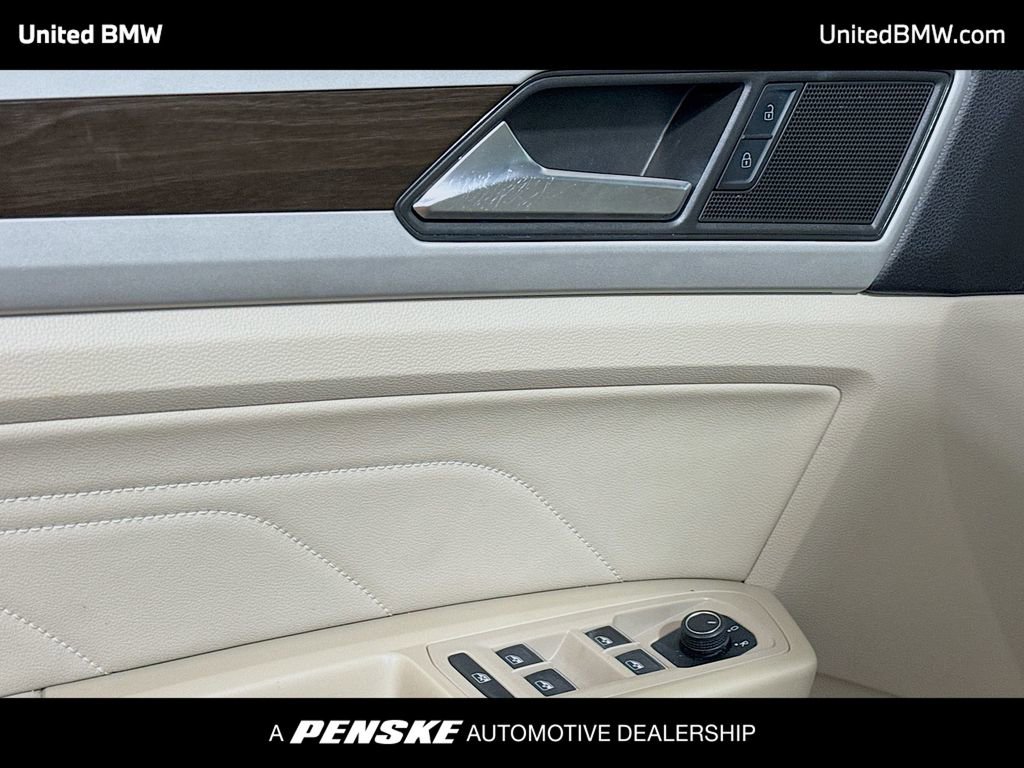 Used 2021 Volkswagen Atlas SE w/ Panoramic Sunroof Package image 3