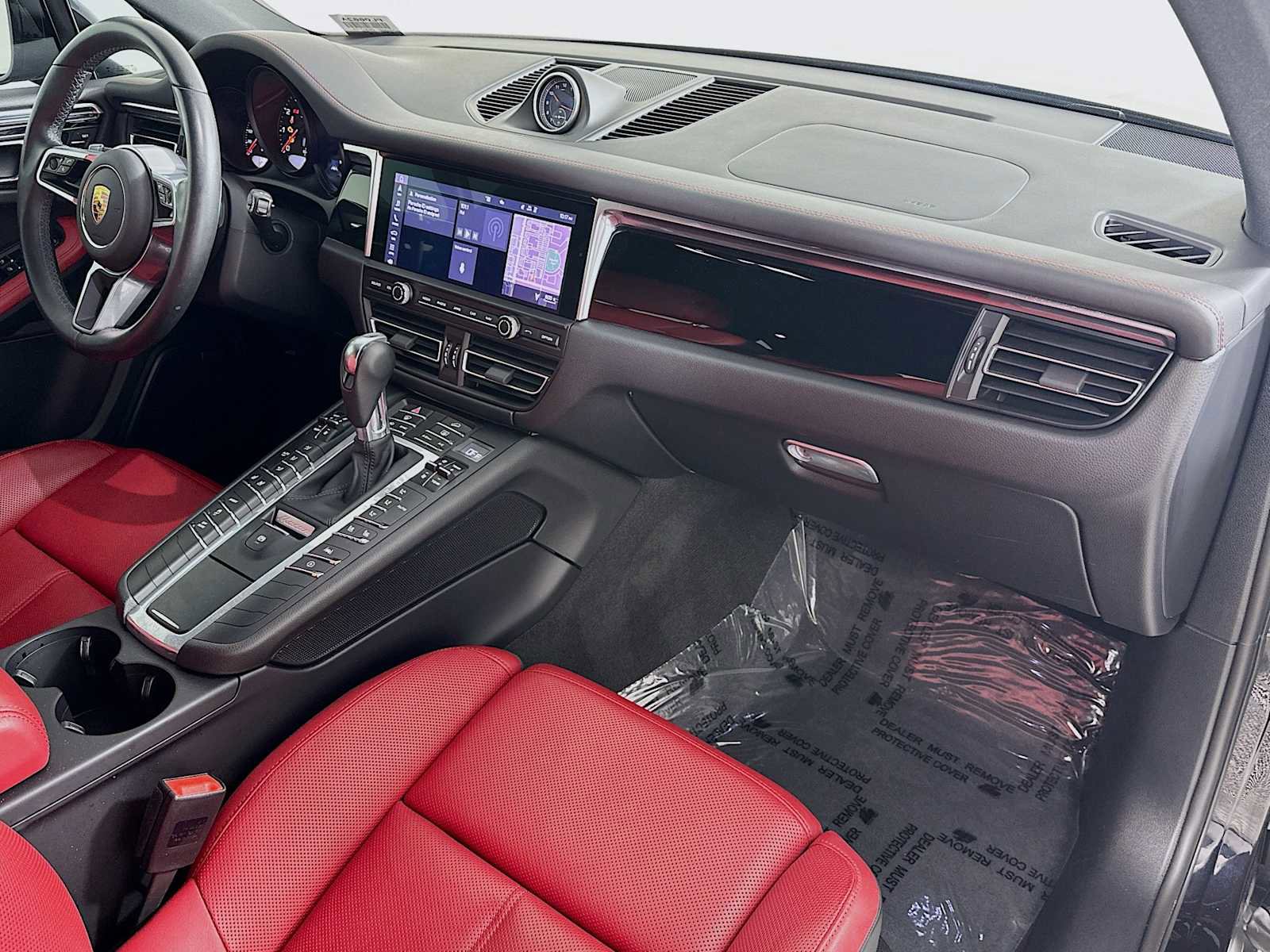 Certified 2021 Porsche Macan AWD/4WD image 30
