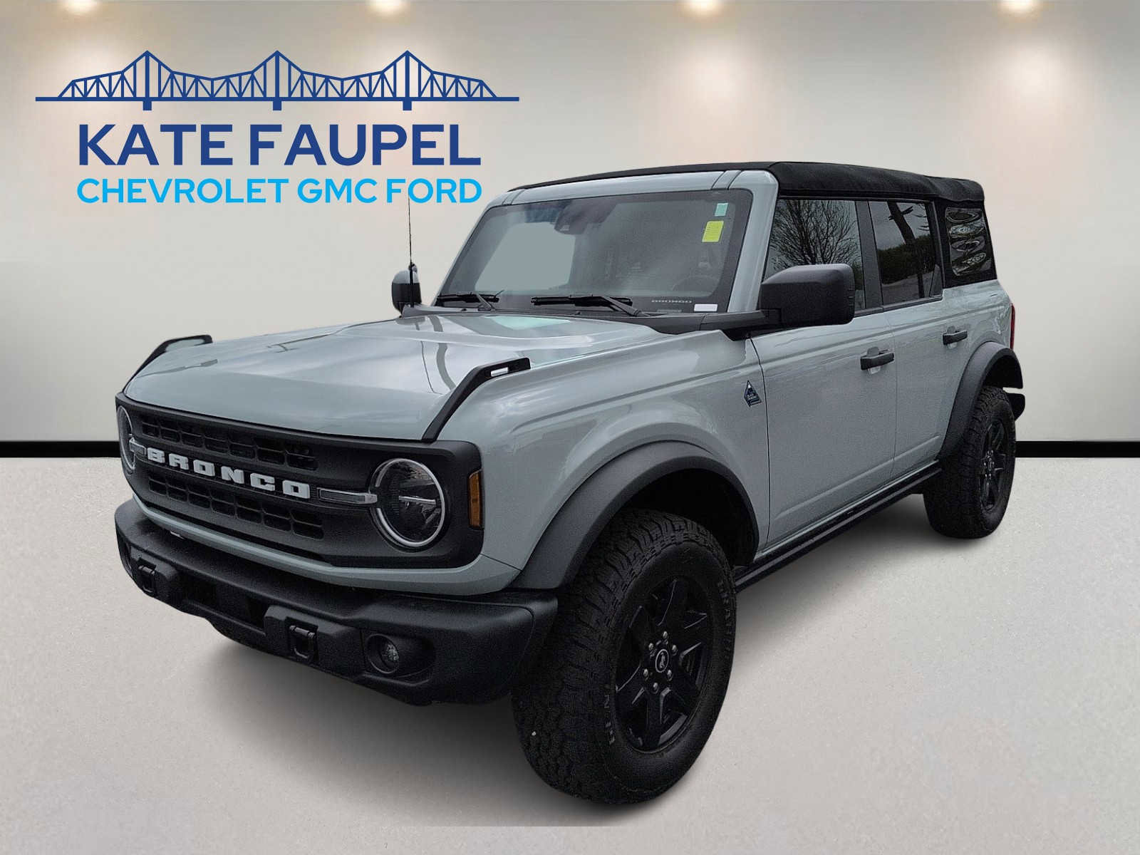 Used 2024 Ford Bronco Black Diamond image 3
